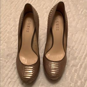 GUESS taupe snake skin heels